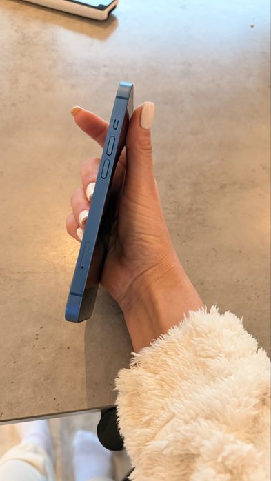 Iphone 13 - без забележки. Цената е крайна