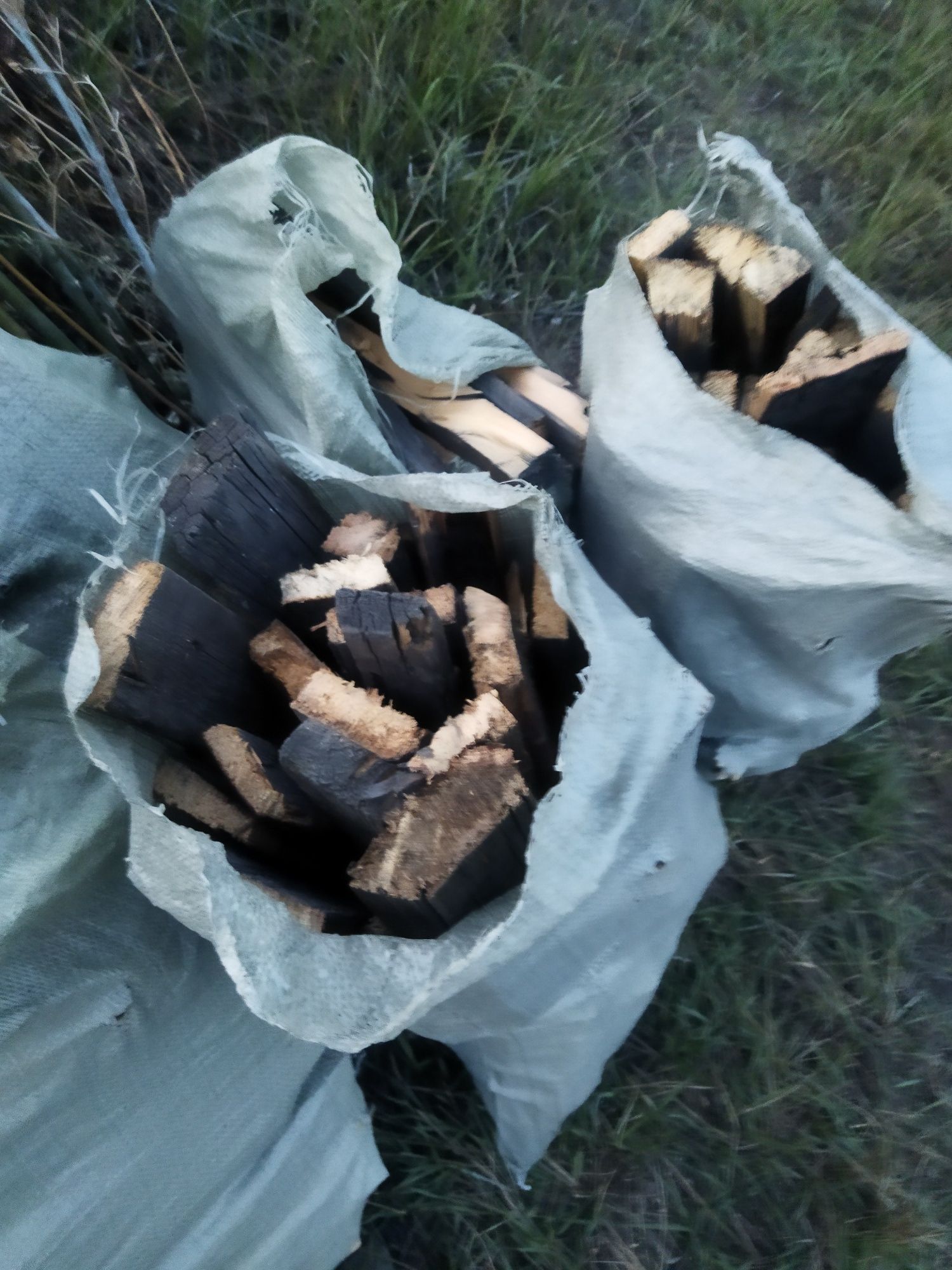 Дрова в мешках на рубленые