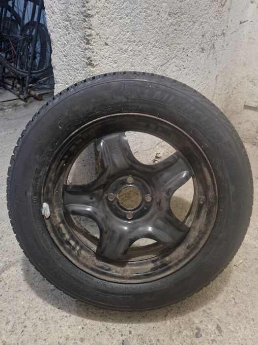 Vând Cauciucuri Michelin 205/55/16 iarna
