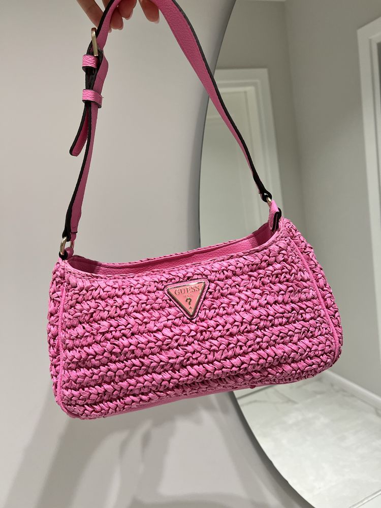Guess розова чанта носена само няколко пъти