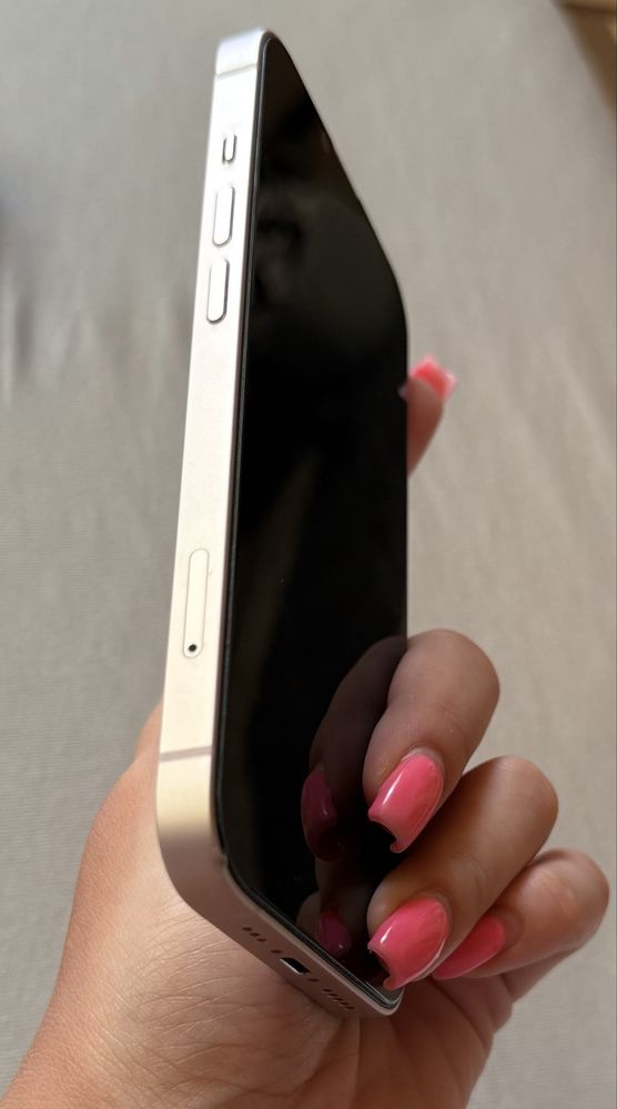 Iphone 13 в цвят PINK