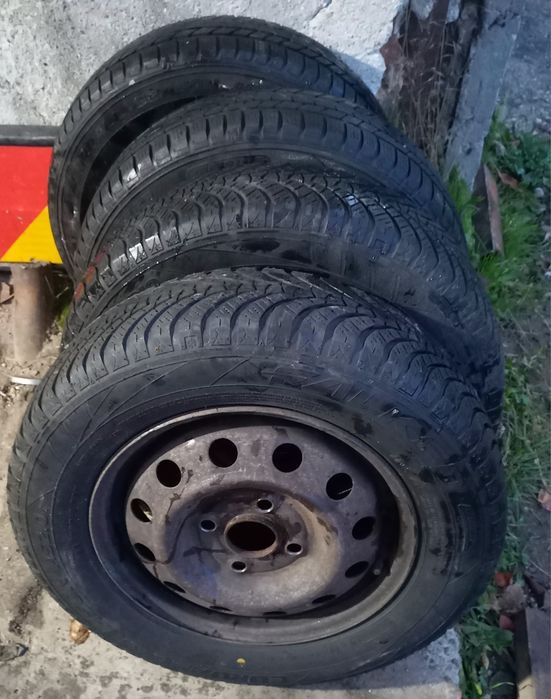 Set roți 4×100 R13 cu anvelope iarnă 155/70 R13