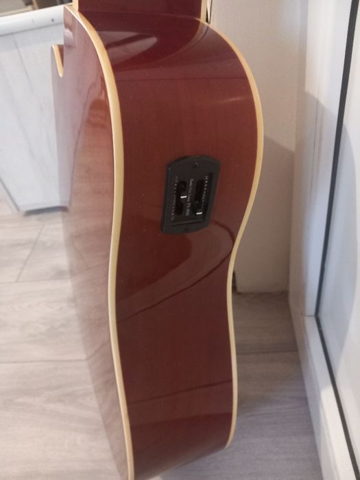 Chitară de vânzare