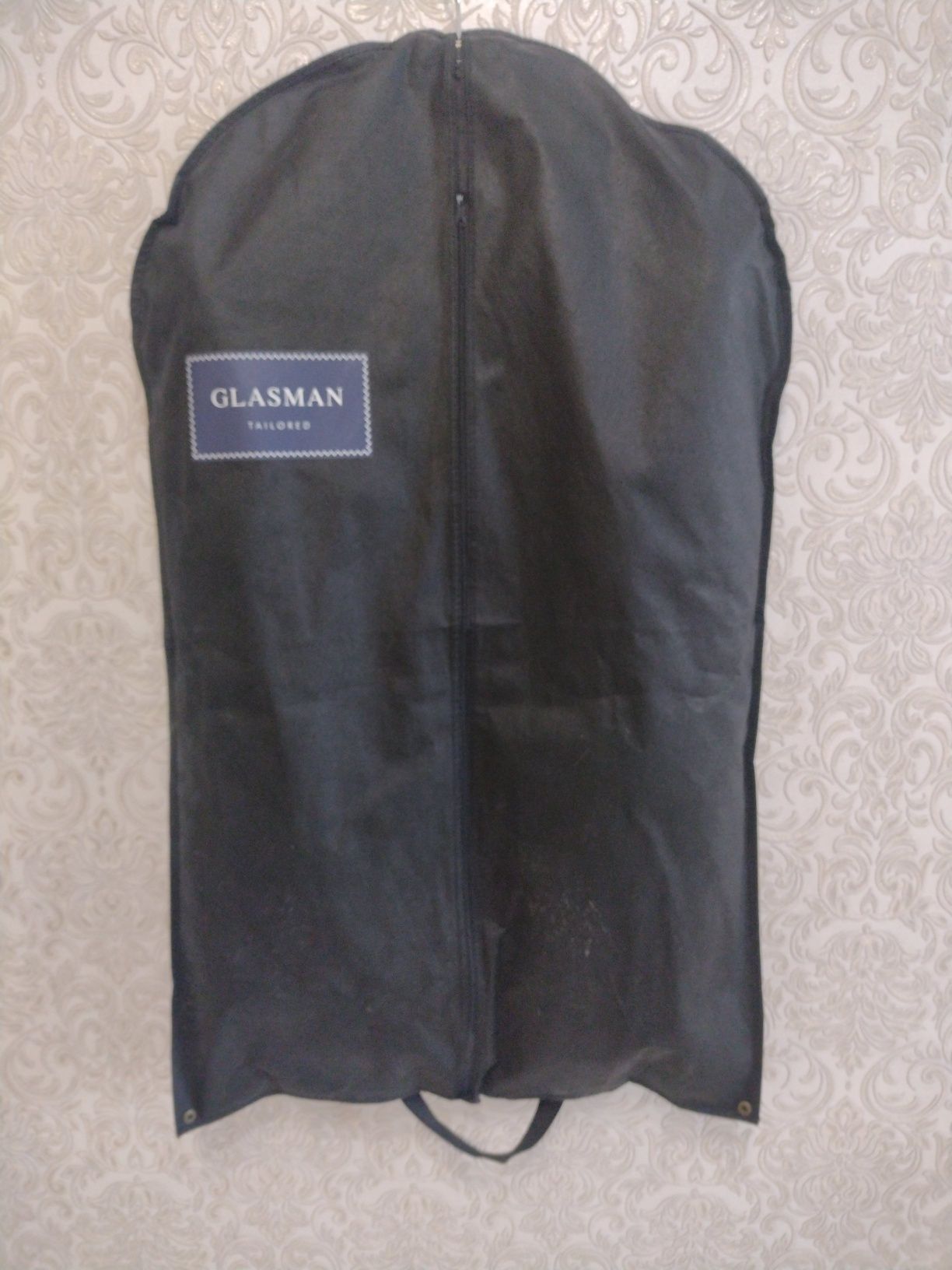 Продам классический костюм от Glasman. Размер L