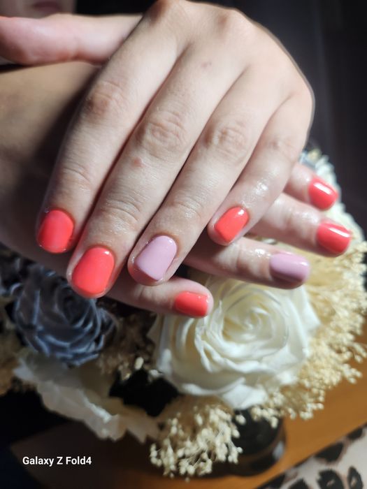 Unghiute cu gel si semi