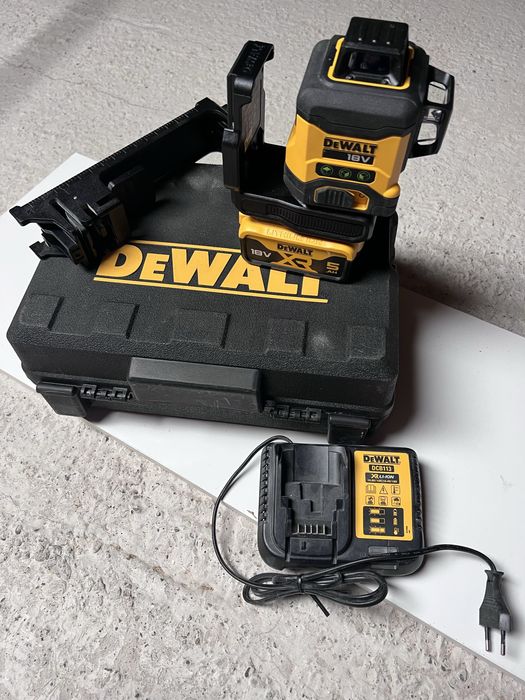 Nivelă laser rază verde DeWalt DCLE34031 XR 18V