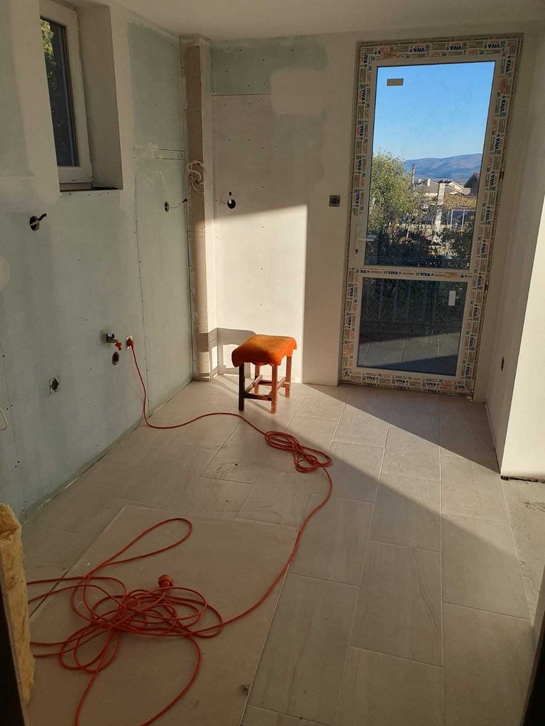 Продава се Къща в Казанлък - 100 кв.м за 689 €/кв.м - Снимка #7