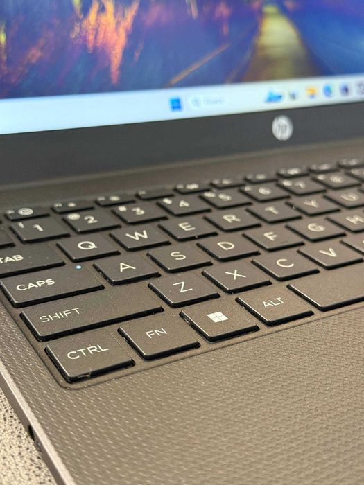 HP 15-FD000 + Core i7 1355U 8GB/256GB