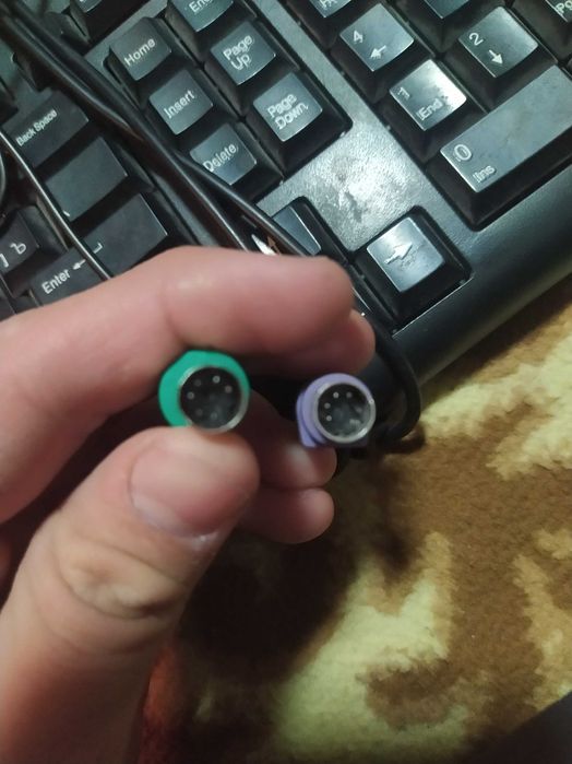 Klaviatura eski tekinga kelib olib keting yoki dostavkaga siz tolaysiz