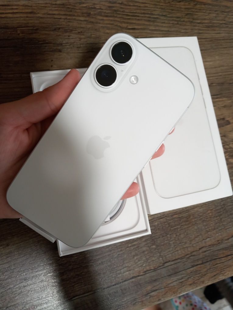 НОВ  Apple iPhone 16