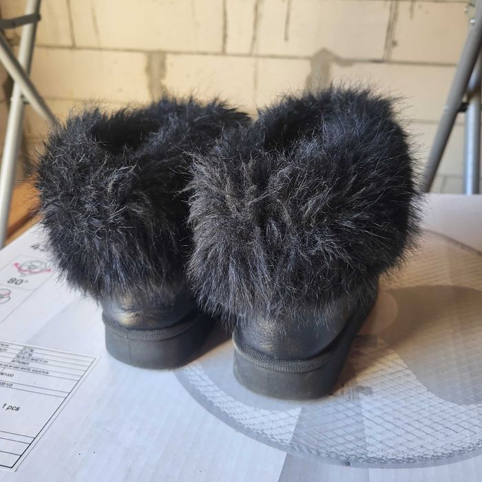 Ugg fetita marimea 28