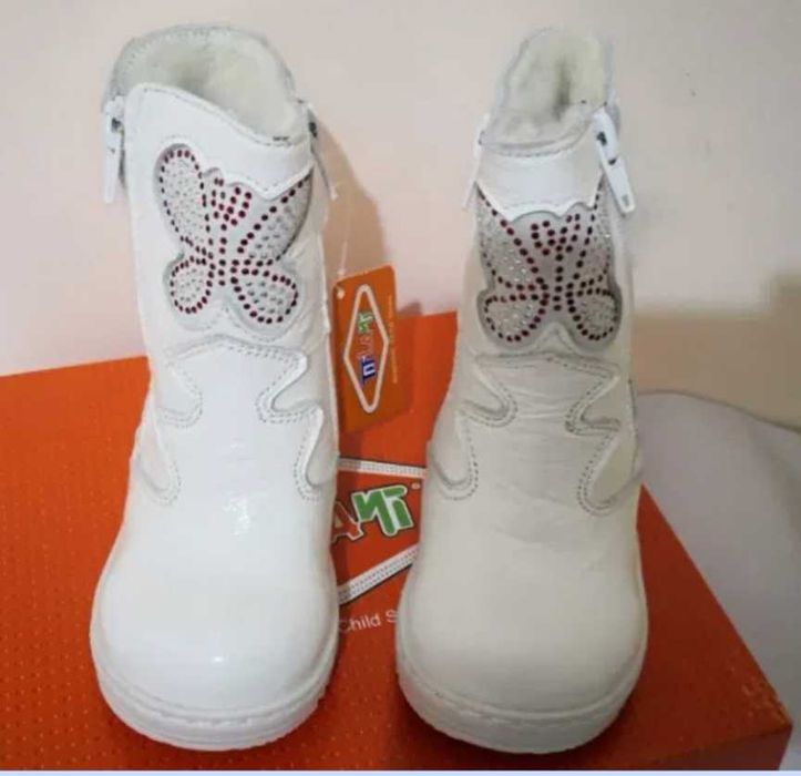 Продаются новые сапожки детские