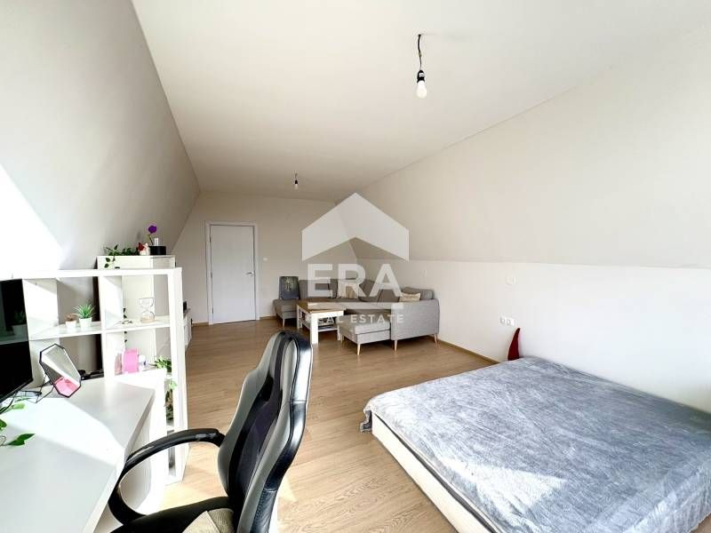 ЕРА Фаворит продава уникална дървена къща в Алпийски стил