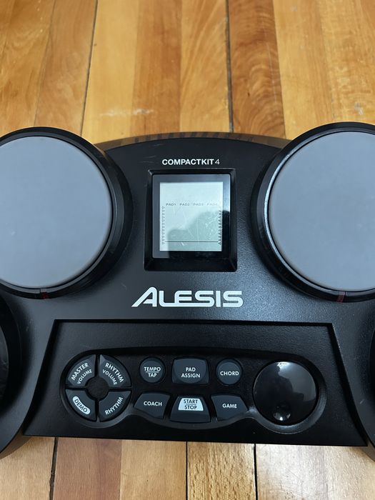 tobe electrice Alesis CompactKit 4 - stare foarte buna!