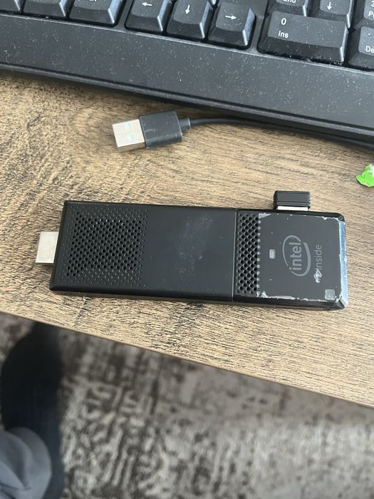 Intel Stick cu tastatura si mouse wifi