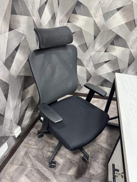 Продается офисная мебель и техника