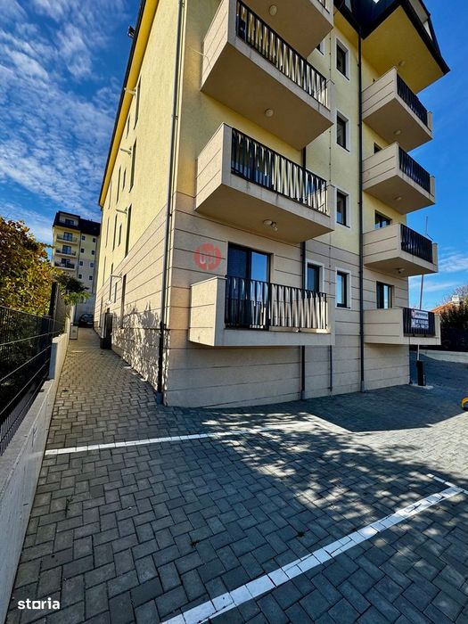 SE VINDE Apartament cu 4camere+boxa+3locuri de parcare, in Falticeni