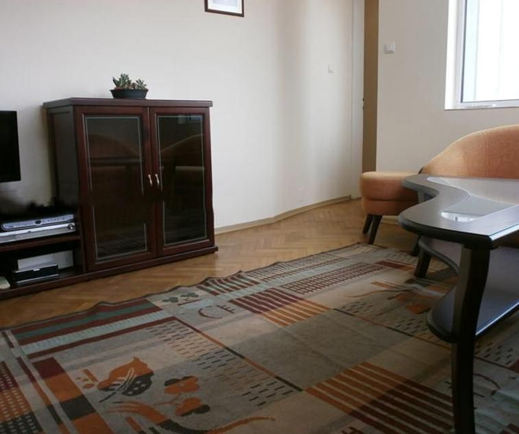 Дава се под наем Двустаен апартамент в София, Център - 82 кв.м за 650 € - Снимка #2