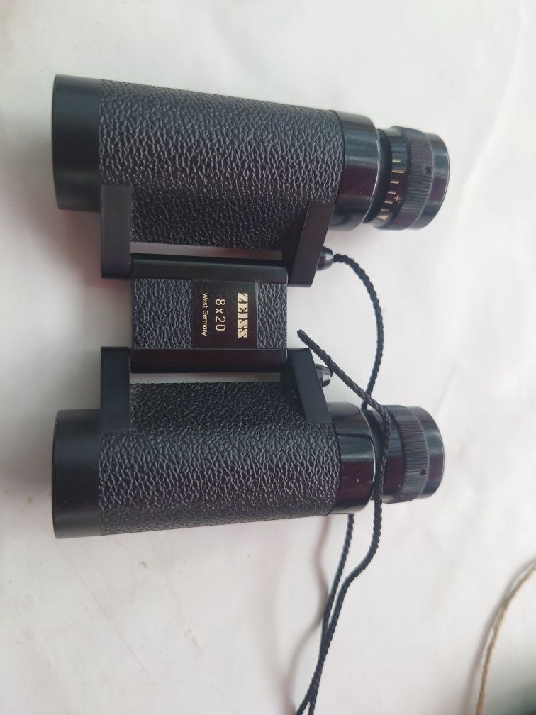 Binoclu Zeiss 8x20 Pocket