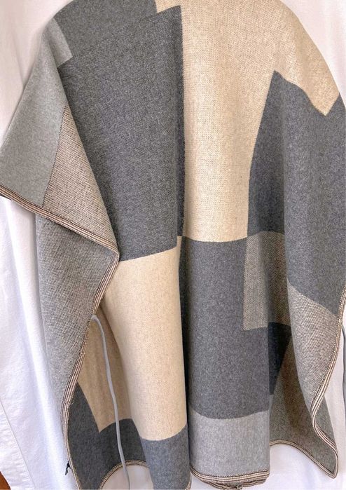 Италианско пончо в пастелни цветове