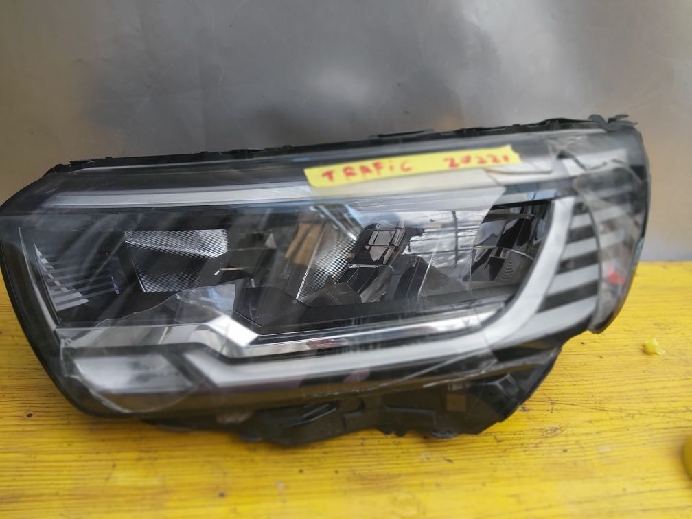 Фар Renault Trafic 2022г full led