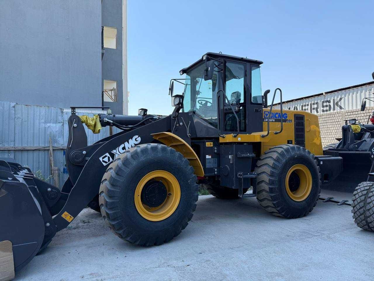 Фронтальный погрузчик XCMG LW 500 FN (джойстик, 3 м/куб, 5 тн.)