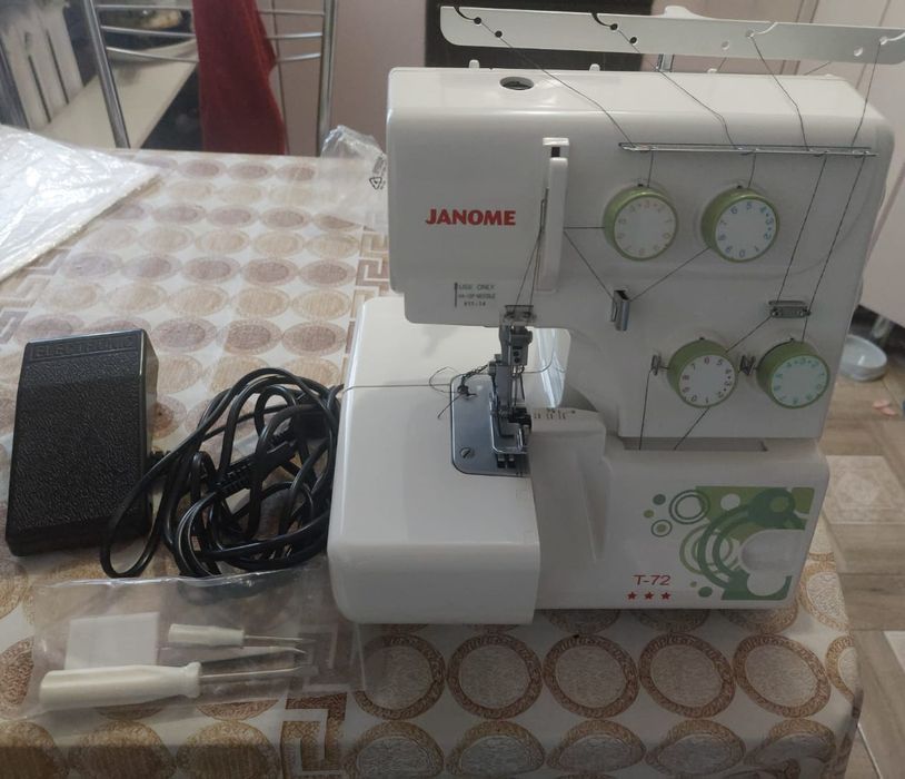 оверлокJanome T-72.