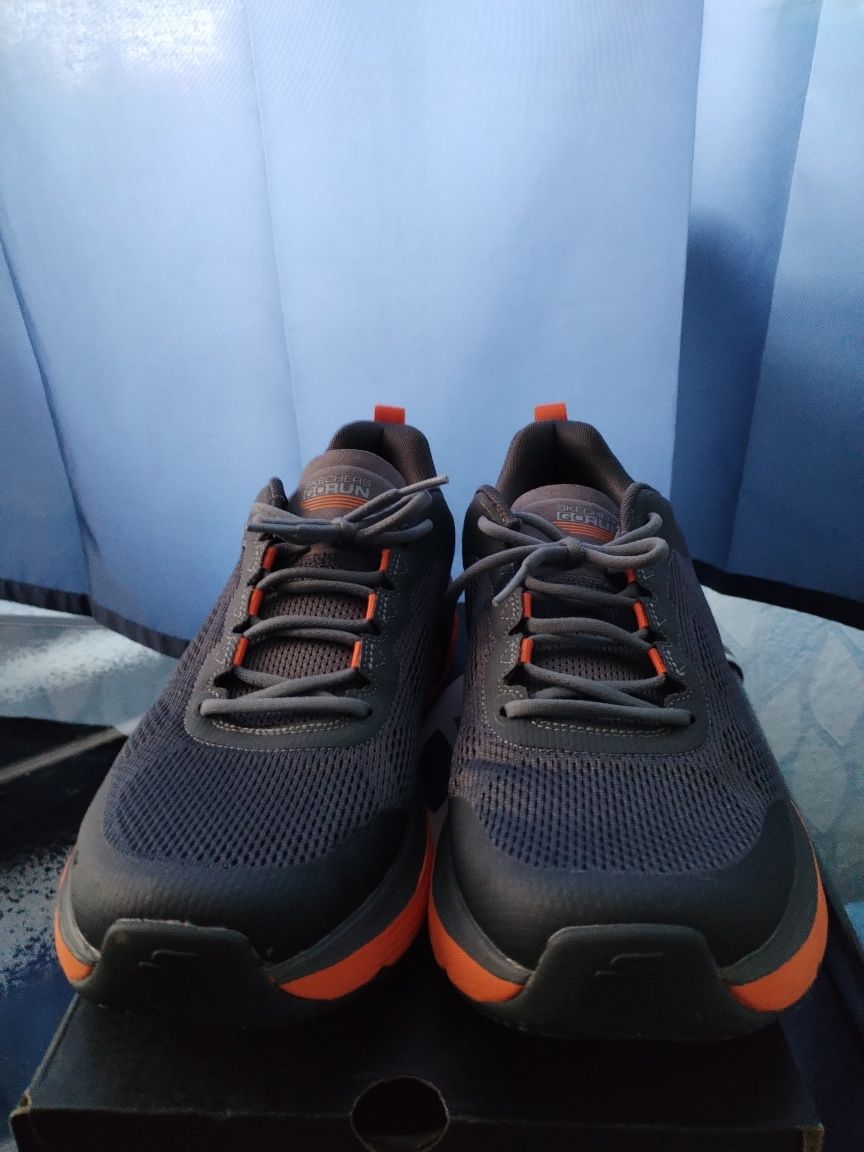 Skechers Max Cushioning Delta 45 номер