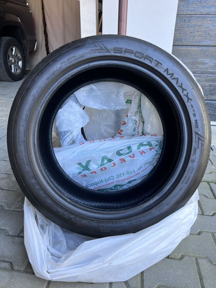 Anvelope Dunlop Sport Maxx 255/45 R20 si 285/40 R20