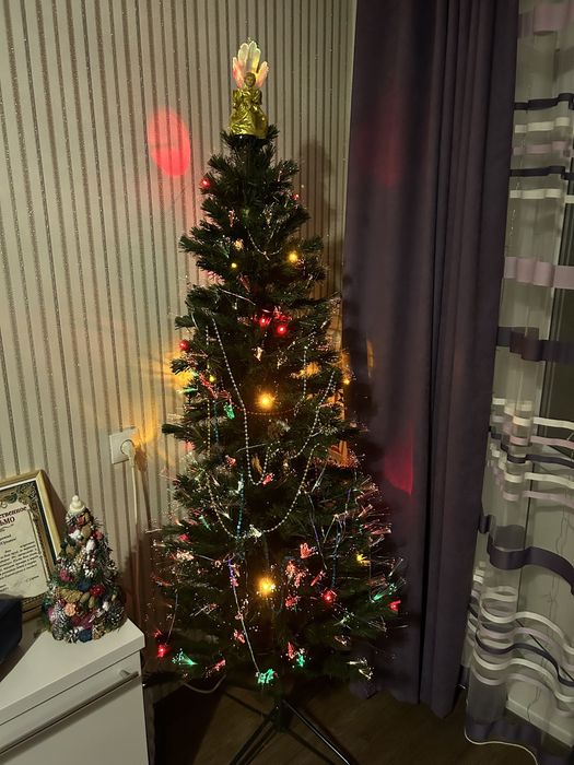 Елка с гирляндой