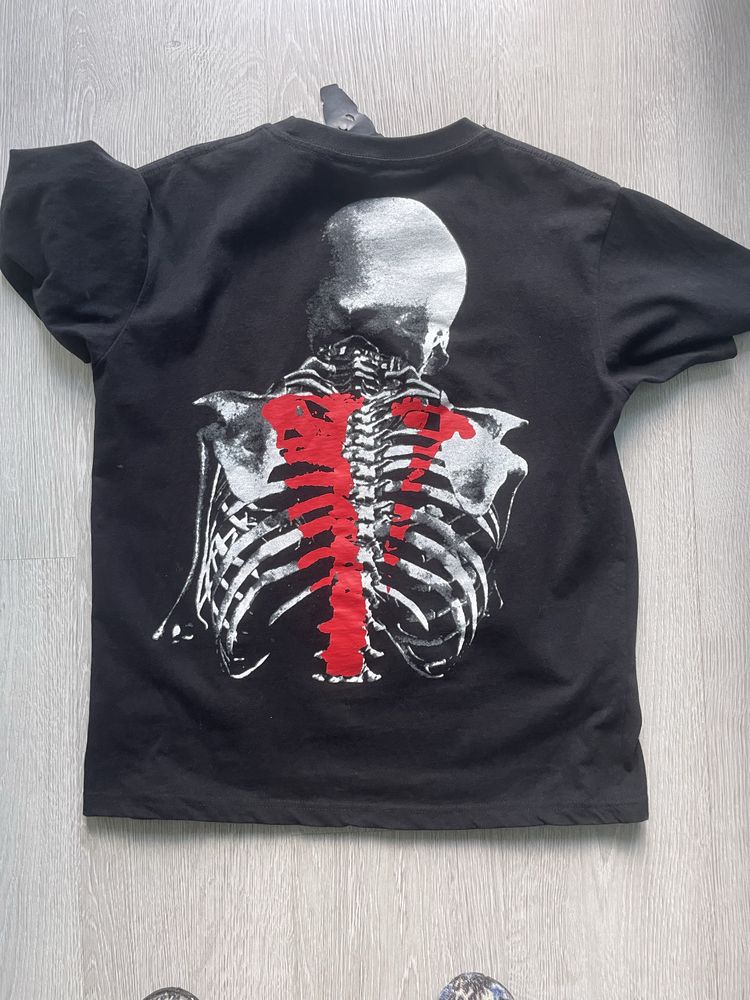 Тениска на Vlone