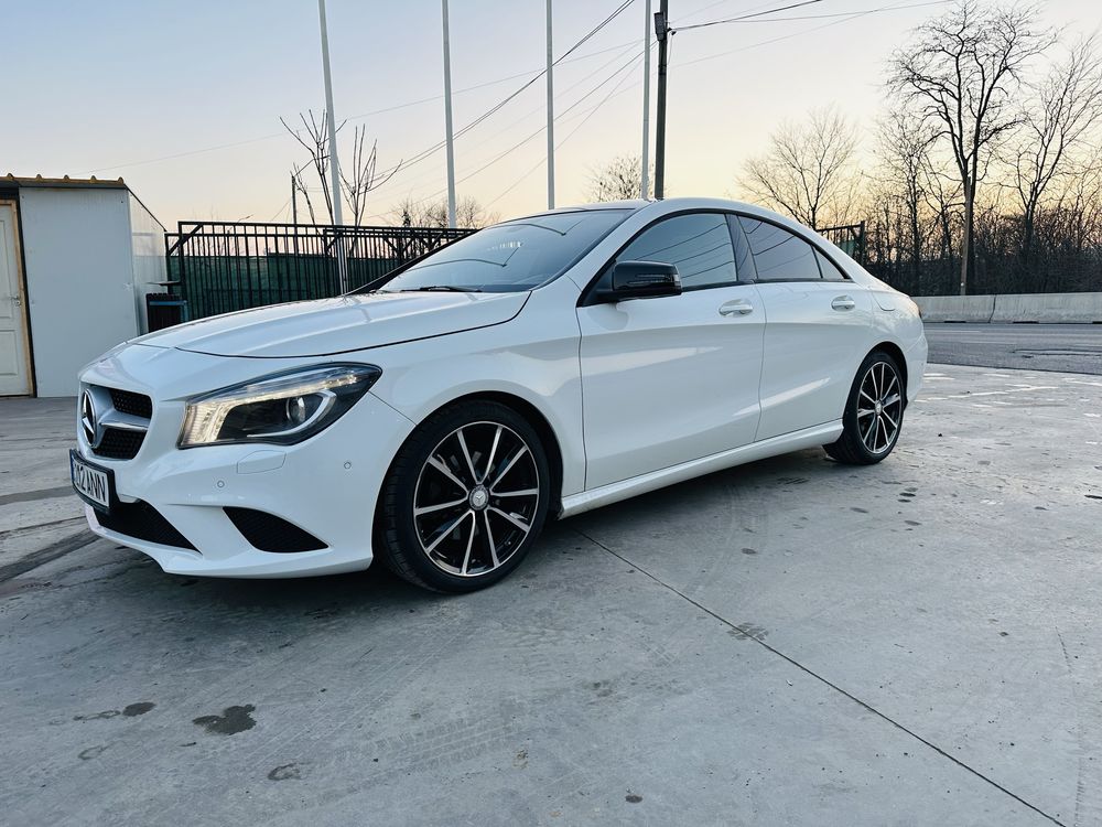 Mercedes CLA 180 Alb (10.2014)