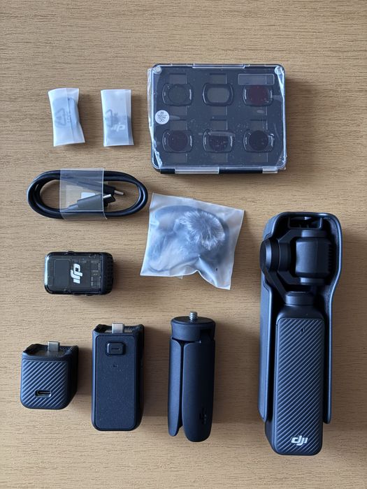 Продавам DJI Osmo Pocket 3 Creator Combo + кейс + филтри