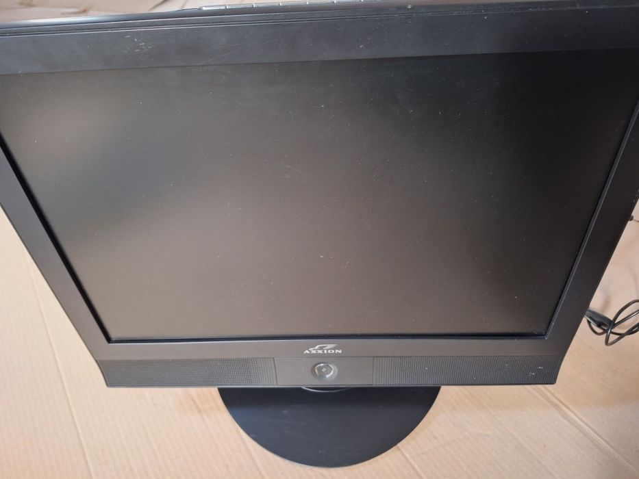 Functionabil, TV 48 cm diagonala, 12 V atât pentru priza/ auto