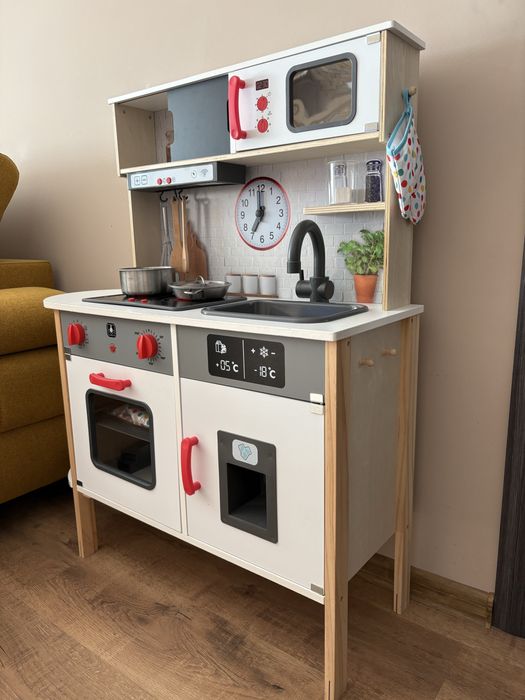 Детска дървена кухня