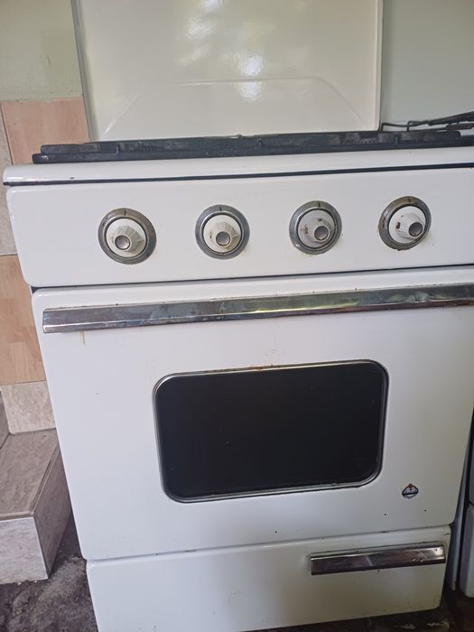 Vând aragaz Satu Mare