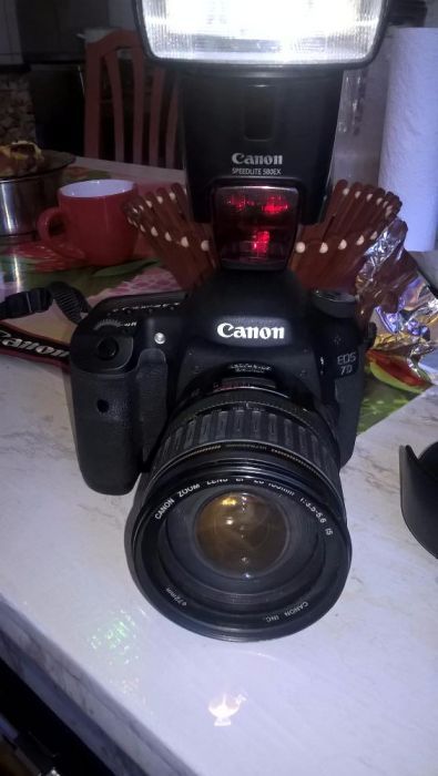 Canon.EOS 7D full HD 4800 kadre cu 2 obiectivesi grip