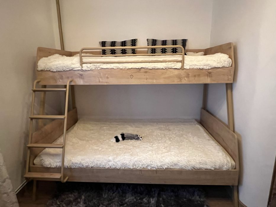 Pat spraetajat copii cu saltele ortopedicus, SINAIA