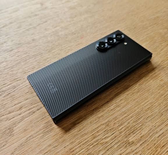 Продам galaxy fold 6 crafted black