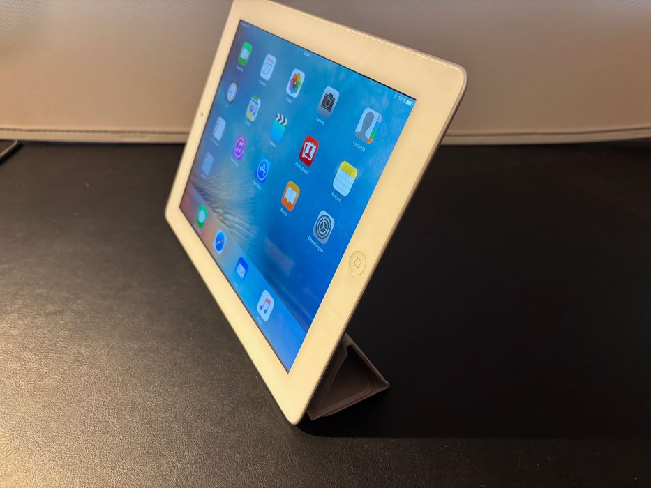 iPad (3. Generation) Wi-Fi + Cellular - перфектно състояние