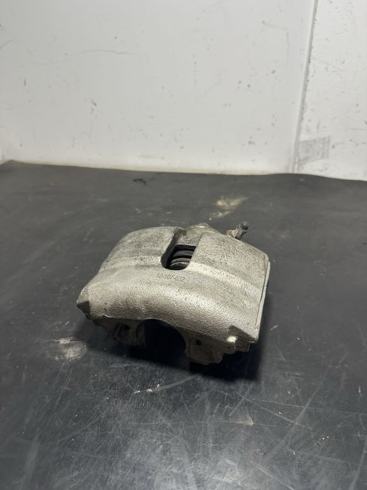 Etrier frana stanga fata Volkswagen Vw Touran  etrier frana dreapta fa