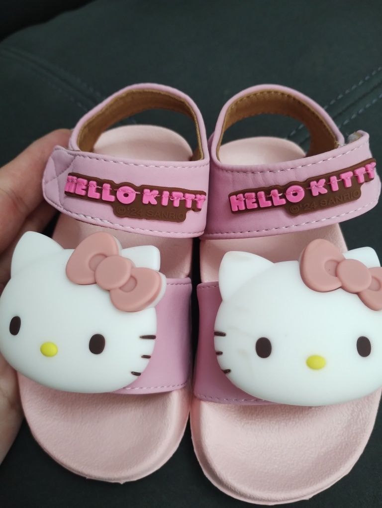 Сандали Hello Kitty за момиче, размер 24'5.