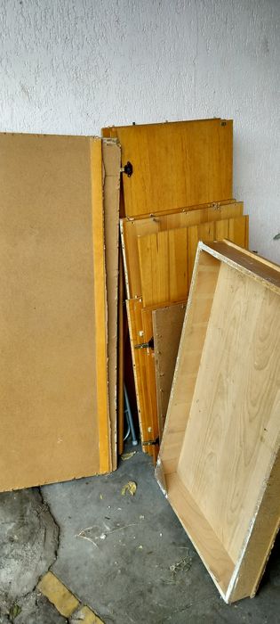 Placi de lemn plywood + lemn masiv necunoscut