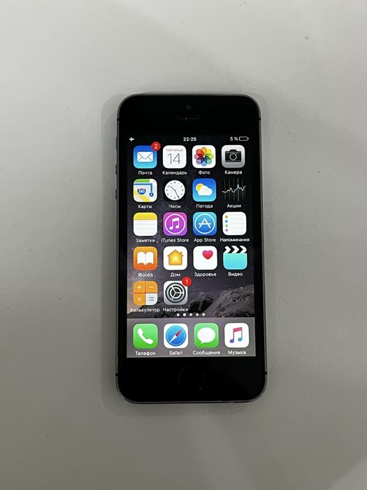 Черный iPhone 5S (16GB)
