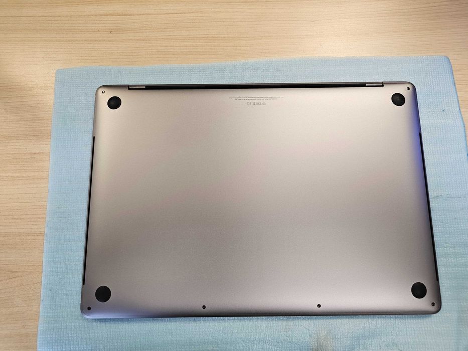 MacBook Pro Retina i9/32GB Ram/512 SSD/ RadeonPro 560X 4GB A1990 2019