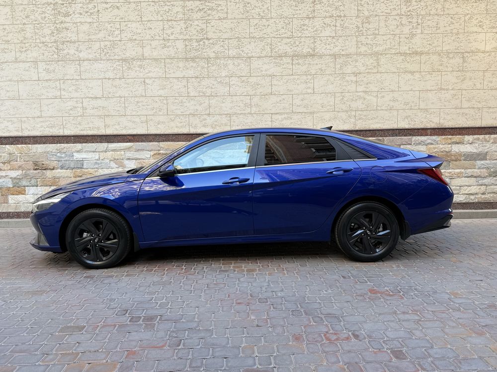 Hyndai Elantra 2-позиция