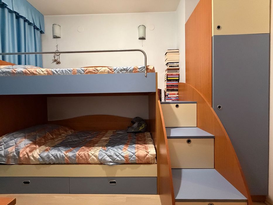 Детска спалня( мебел)