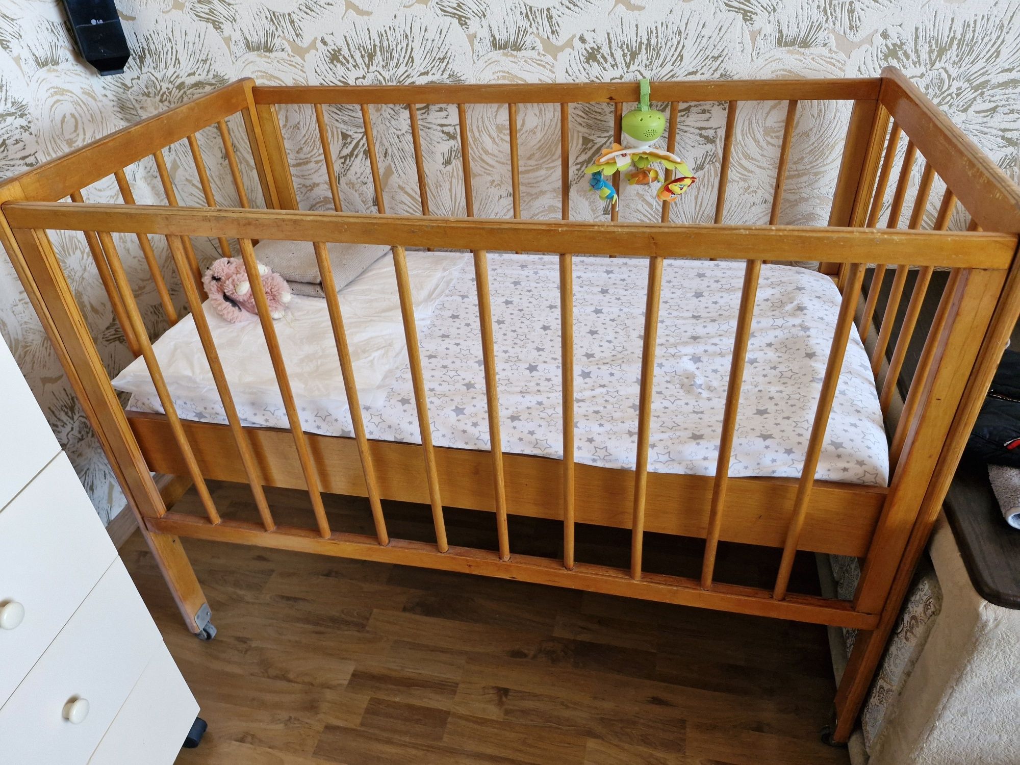 Продам детскую кроватку