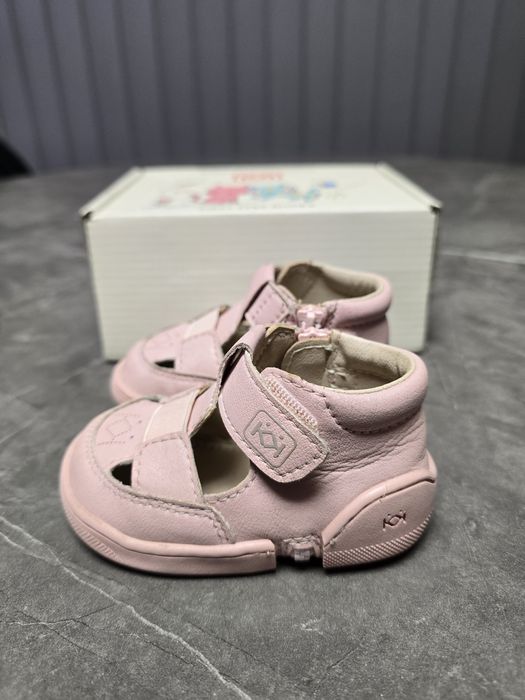 Буйки КК за прохождане, обувки, пантофи, бебешки Колев и Колев