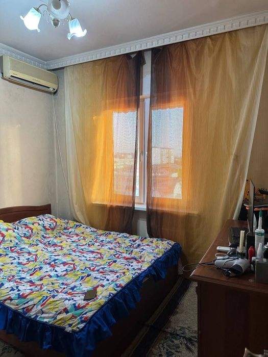 Продаётся 4-комнатная квартира на Юнусабаде.